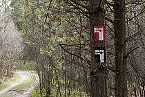 Oznakowanie szlaku - skręć w lewo