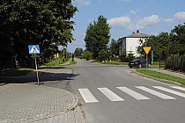 Skrzyżowanie w Ludmiłowce  i tam jest wszystko  sklep ,kościół . dom ludowy . przystanek dla bus ów i autobusów