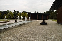 Horyniec park i pijalnia  wód. Trzeba mieć sporo samozaparcia ,aby te wody zdrojowe przełknąć!