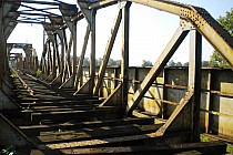 Most kolejowy w Brzegu Dln.