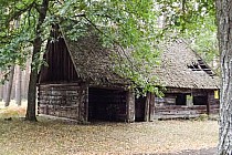 Wilcza buda [zdj. by matek1212 (panoramio.com)]