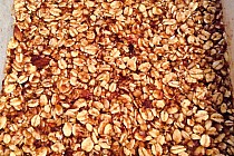 Masa na batoniki owsiano-daktylowe z dodatkiem prażonych migdałów