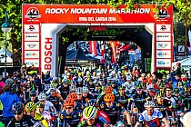 Start Rocky Mountain Bike Maraton,  ronda Grande i ja w tym peletonie :)