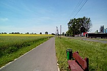 Za Poniecem spory kawałek fajnej ścieżki pieszo-rowerowej
