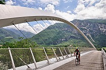 Rowerowy most nad Adygą