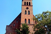 Pod kościołem w Wińsku, który przez umiejscowienie na wzgóżu widać z całej okolicy.