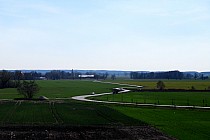 Kręta droga do Trzebosza z wiaduktu nad S5 w Gołaszynie