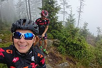 Krótki fragment, już na samej górze, trzeba przejść piechotą.