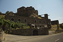 Jedna z wielu niedokończonych budowli mijanych po drodze