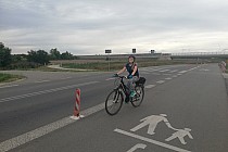 Ścieżka pieszo-rowerowa przy wjeździe do Wrocławia