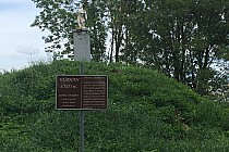 Kurhany z XIII wieku były po drodze na prom.