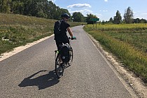 Większość bocznych dróg była pusta.