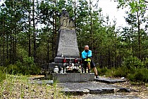 Uroczysko  Maziarze . Miejsce rozbicia oddziałów partyzanckich  w czerwcu 1944
