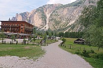 hotel z restauracją Pederü