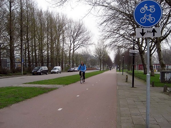 Tak wygląda ścieżka rowerowa w Utrechcie...