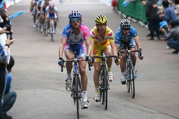 Pierwszy z lewej - Sylwester Szmyd (Fot.Lampre-Fondital)