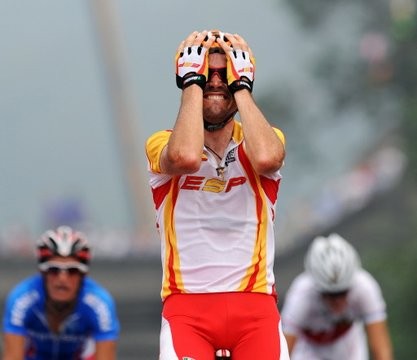 Zwycięzca Samuel Sanchez (źródło: pekin.onet.pl)