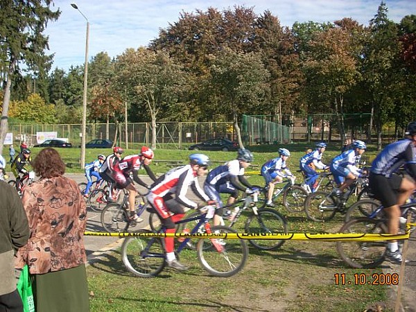Start I  Rodzinnego Maratonu Rowerowego w Bytowie.