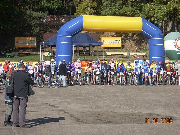 Start do I Rodzinnego Maratonu Rowerowego w Bytowie.