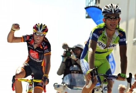 Sylwester Szmyd wygrał etap na słynnej Mont Ventoux  / fot. AFP