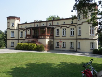 Ośrodek Kultury w Czernicy tzw. Zameczek