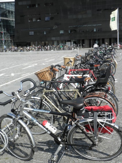 Rowerowy parking w centrum Kopenhagi