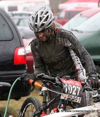 Maratonowa inauguracja w błotku