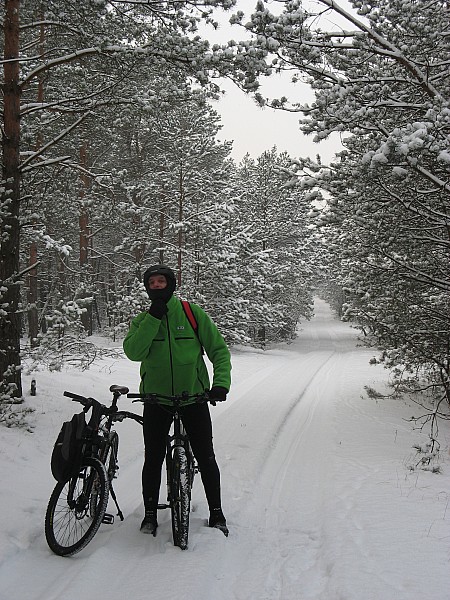 Wspólny wypad do lasu z Sebastianem. 36 km przy - 8 C.