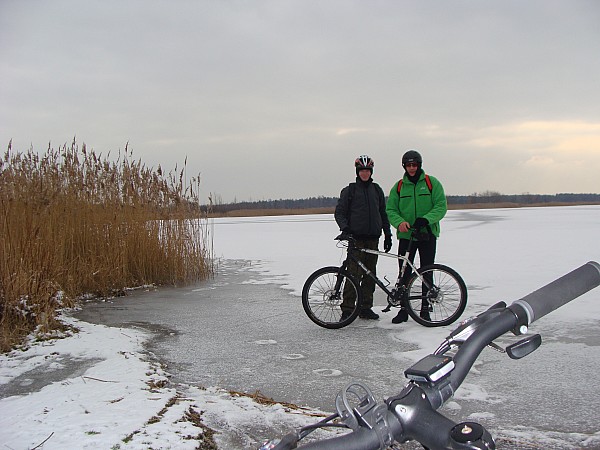 Jeszcze zima. Nad zbiornikiem w Przykonie