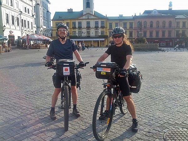 Marek Gawrysiak i Lucjan R. Szreter przed startem ubiegłorocznej wyprawy z Katowic do Budapesztu.