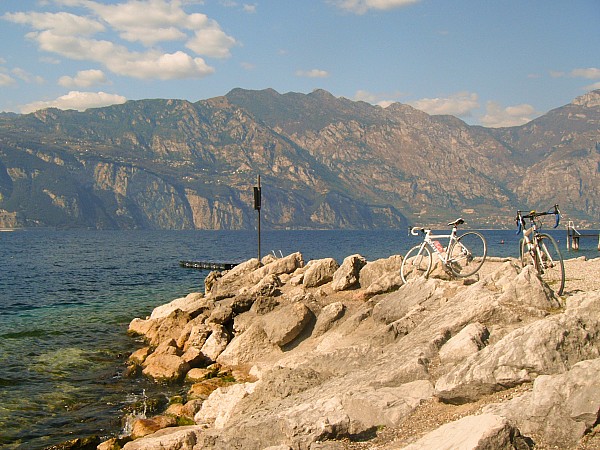 Okolice jeziora Garda stanowią doskonałe miejsce na obóz treningowy.