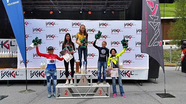 Michalina Ziółkowska z Volkswagen Samochody Użytkowe MTB Team na podium