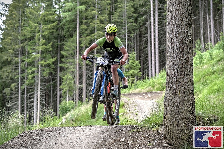 Zjazd Flowline w bikeparku Schladming podczas AlpenTour Trophy.