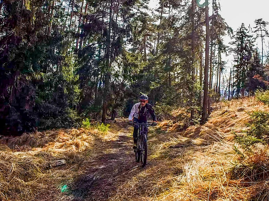 Ścieżka podjazdowa na Radunię